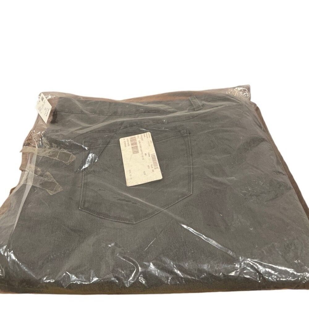 Avenue Dulux Stretch Gray Denim Straight Jeans 32P NWT